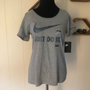 Gray NIKE tee